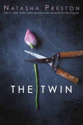 Cover Image for The Twin -- Natasha Preston, Paperback