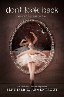 Cover Image for Don't Look Back -- Jennifer L. Armentrout, Paperback